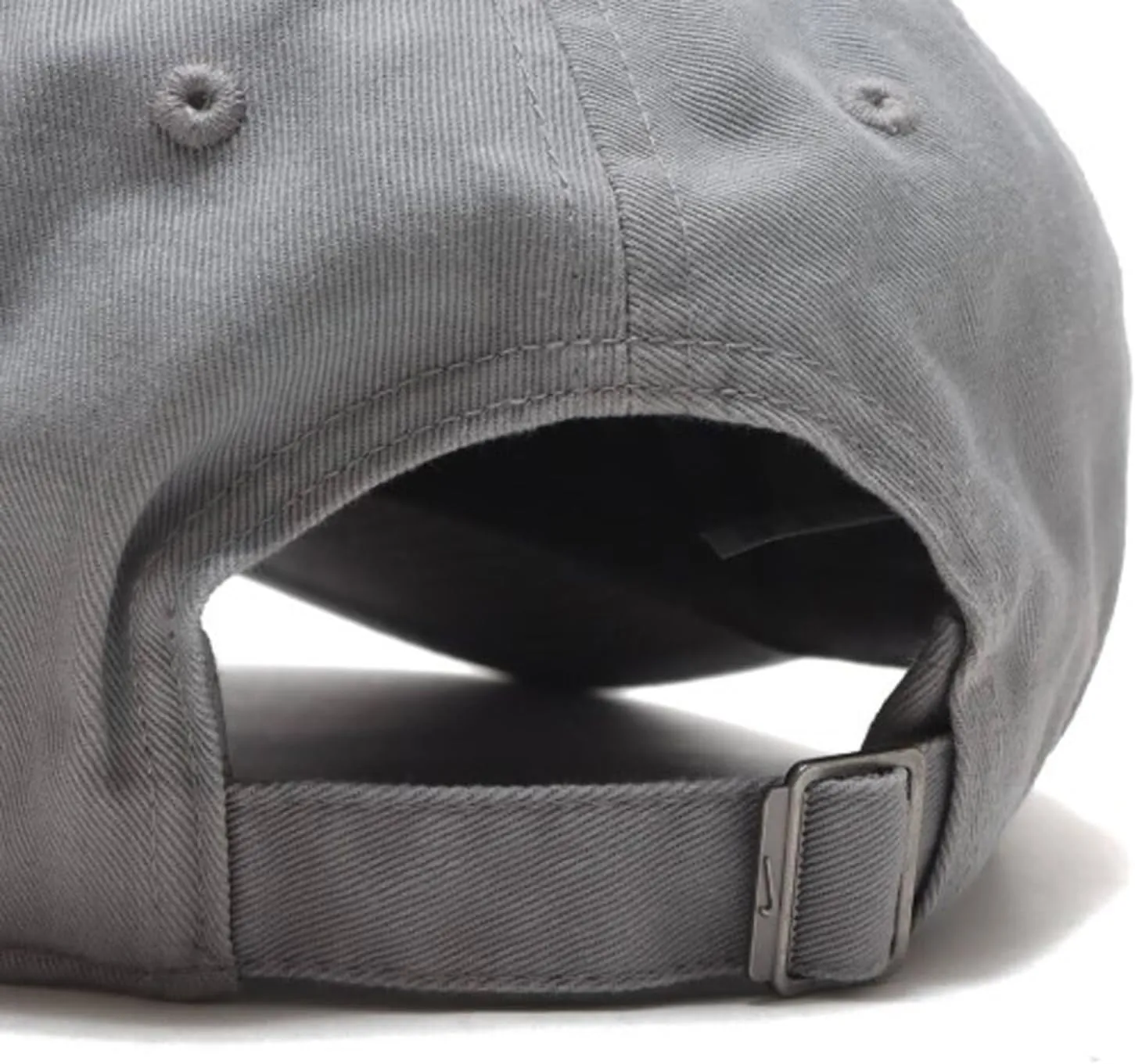 Nike Dri-FIT Moisture-Wicking Performance Swoosh Cap/w Adjustable Strap - Unisex